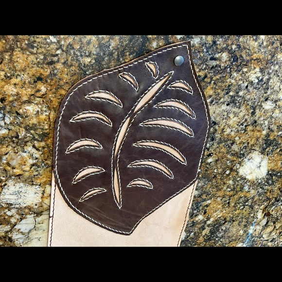 Hand Stitched Leaf Design Leather Journal - Picture 4 of 8